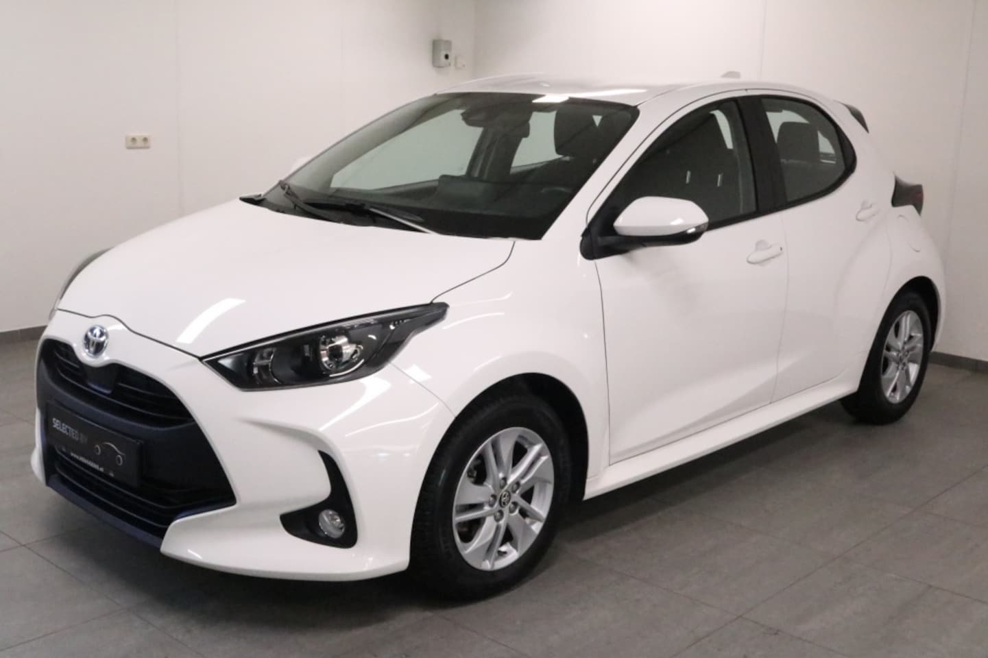 Toyota Yaris - 1.5 Hyb. Active | Winterpack - AutoWereld.nl