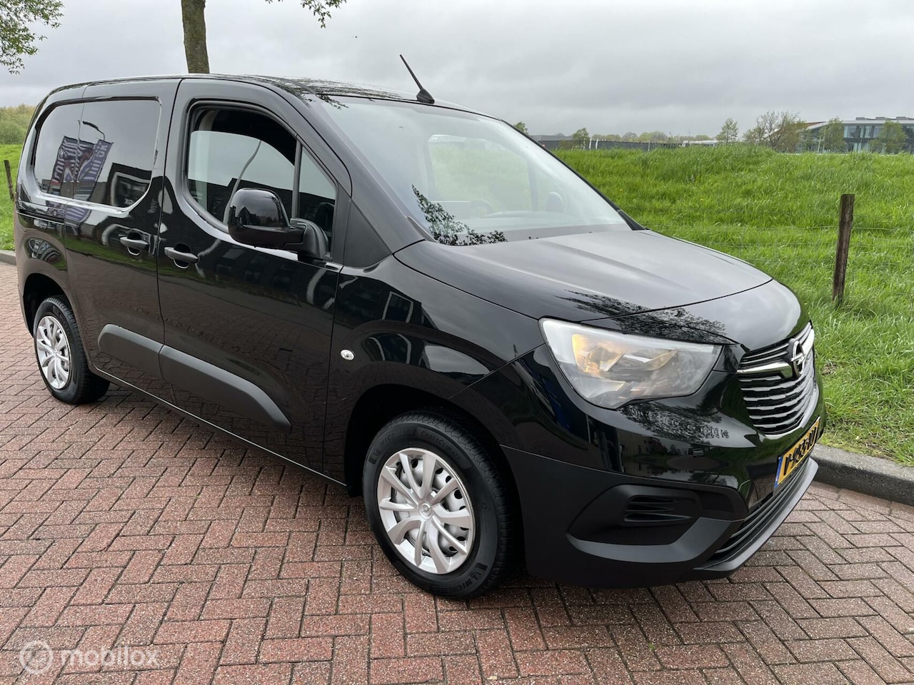 Opel Combo - 1.6D L1H1 Edition + AC | Navi | PDC - AutoWereld.nl