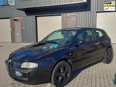 Alfa Romeo 147 - 2.0 T.Spark Distinctive