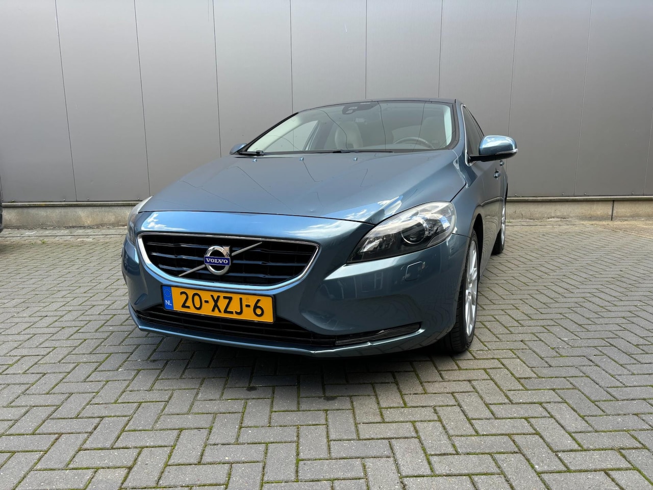 Volvo V40 - 1.6 T3 Summum 1.6 T3 Summum - AutoWereld.nl