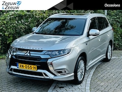 Mitsubishi Outlander - 2.4 PHEV Instyle Gewoon de mooiste uitvoering , alle optie's , incl trekhaak