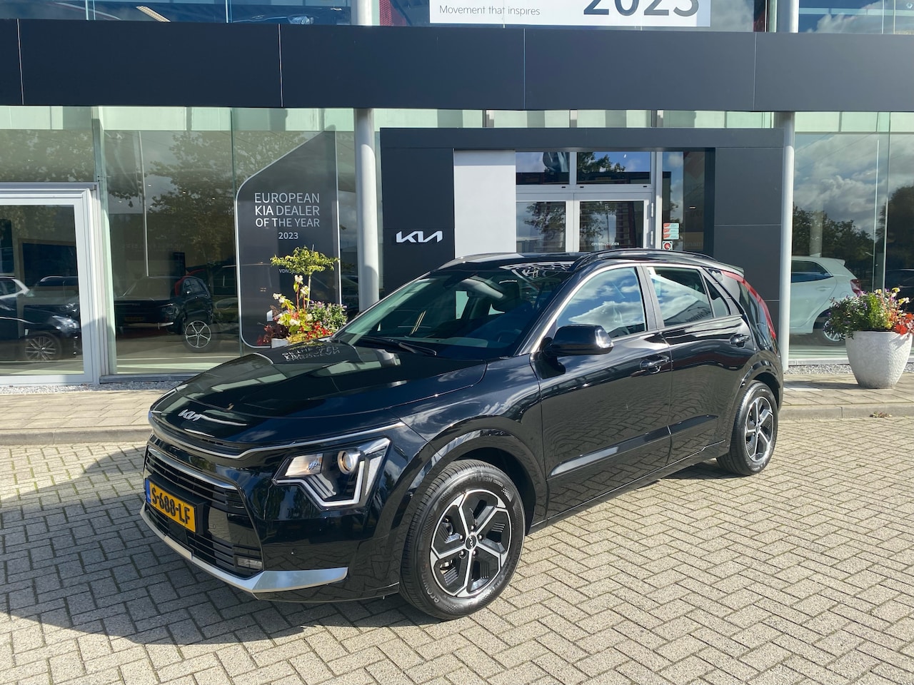 Kia Niro - 1.6 GDi Hybrid DynamicLine Nieuw Model  Info Roel 0492-588951 roel@vdns-kia.nl - AutoWereld.nl