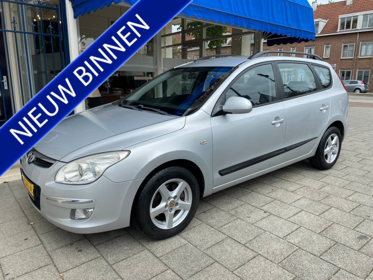 Hyundai i30 CW - 1.6i Dynamic AIRCO/NW APK/DEALER ONDERHOUDEN - AutoWereld.nl