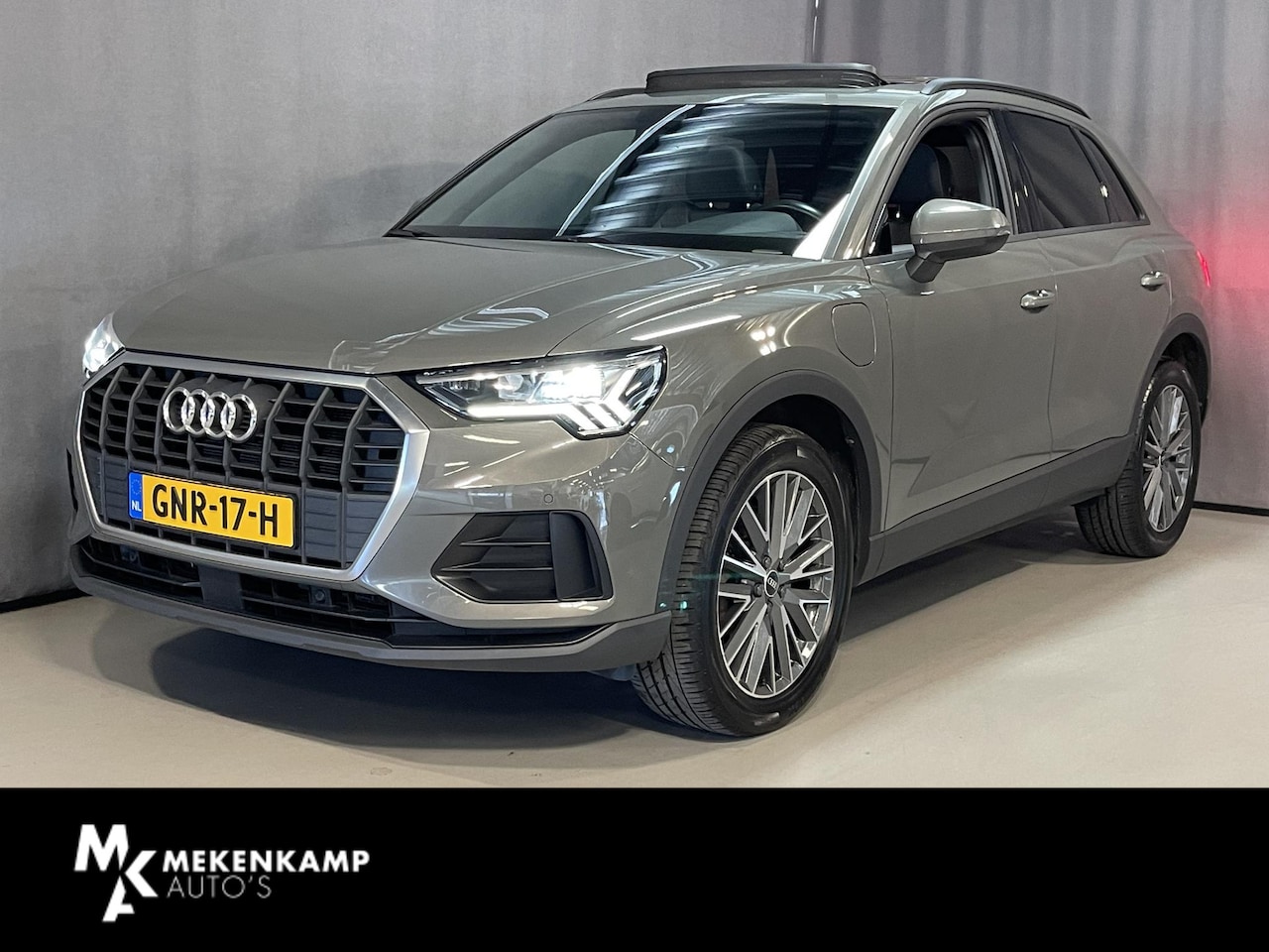 Audi Q3 - 45 TFSI e S edition 18"/Panoramadak/Dodehoek/Stoelverwarming/PDC v+a/MATRIX LED/Virtual co - AutoWereld.nl