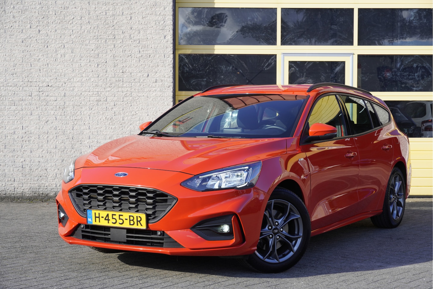 Ford Focus Wagon - 1.0 EcoBoost ST-Line BJ2020 Lmv 17" | Led | Pdc | Navi | Climate control | Cruise control - AutoWereld.nl