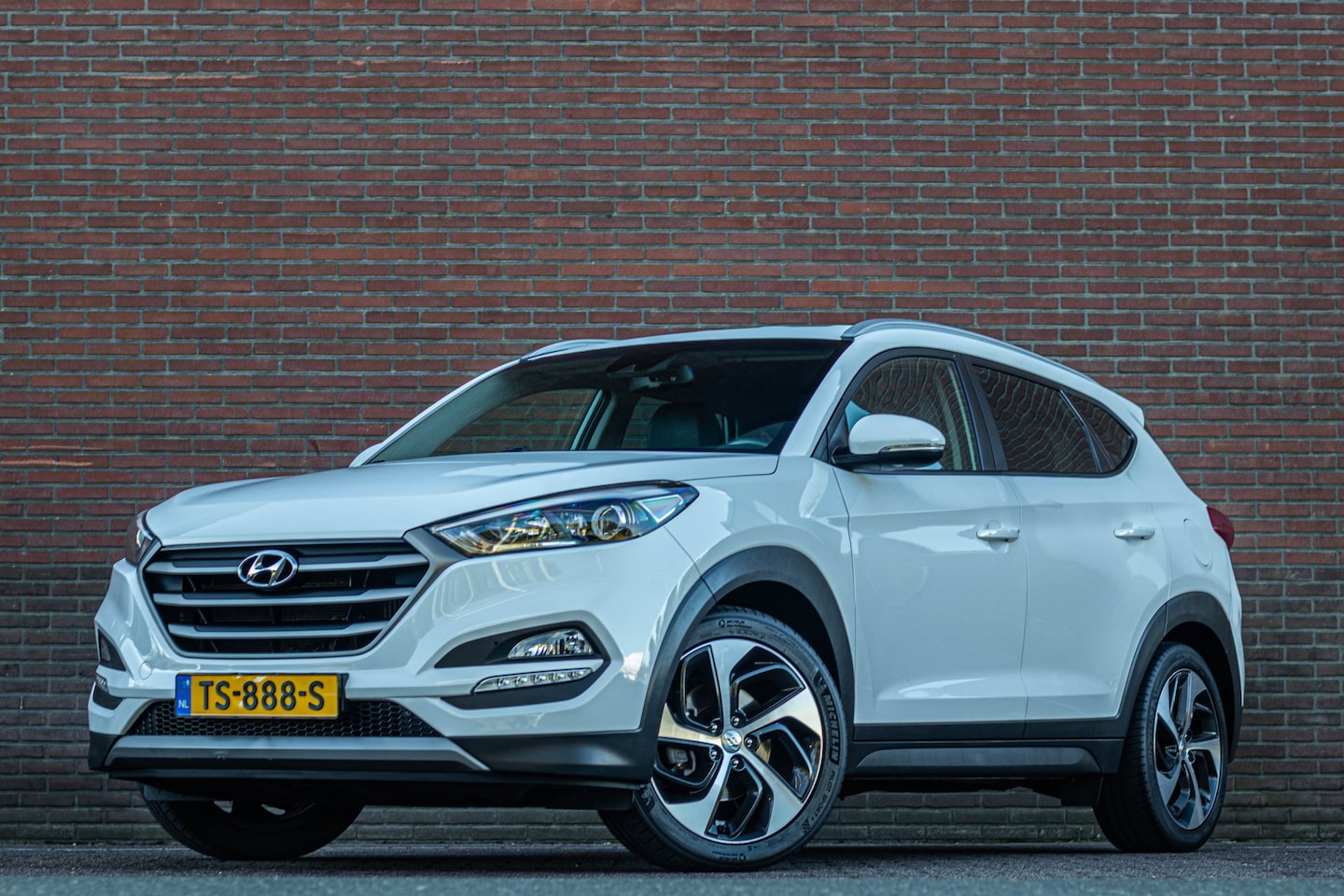 Hyundai Tucson - 1.6 T-GDi 177PK Autm. Premium 4WD Camera, Clima, Leder, Navi, PDC. - AutoWereld.nl