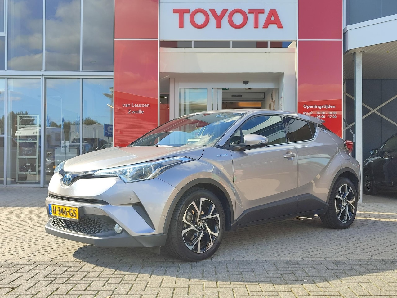 Toyota C-HR - 1.8 Hybrid Style PARK-SENSOREN DODEHOEKDETECTIE NAVI CLIMA STOELVERW BLUETOOTH 18' LM-VELG - AutoWereld.nl