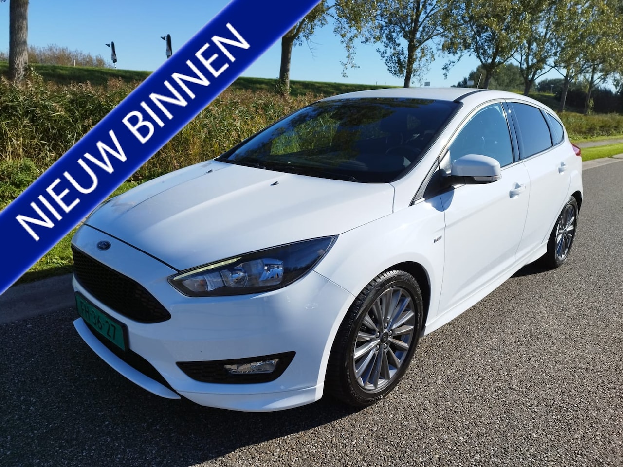 Ford Focus - 1.0 ST-Line 140 PK ** 85.489 KM ** Clima ** NAVI ** Carplay ** ST pakket ** PDC ** CAMERA - AutoWereld.nl