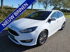 Ford Focus - 1.0 ST-Line 140 PK * 85.489 KM * Clima * NAVI * Carplay * ST pakket * PDC * CAMERA