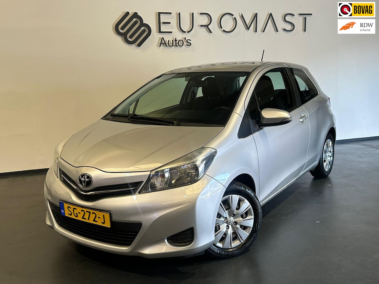 Toyota Yaris - 1.3 VVT-i Dynamic Automaat Airco Nieuwe Apk - AutoWereld.nl