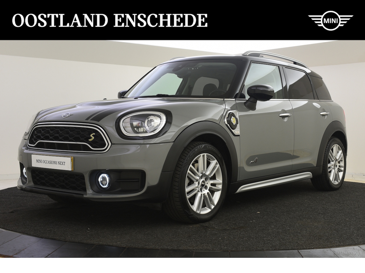 MINI Countryman - Cooper SE ALL4 Automaat / Panoramadak / Apple CarPlay / LED / Comfort Access / Comfortstoe - AutoWereld.nl