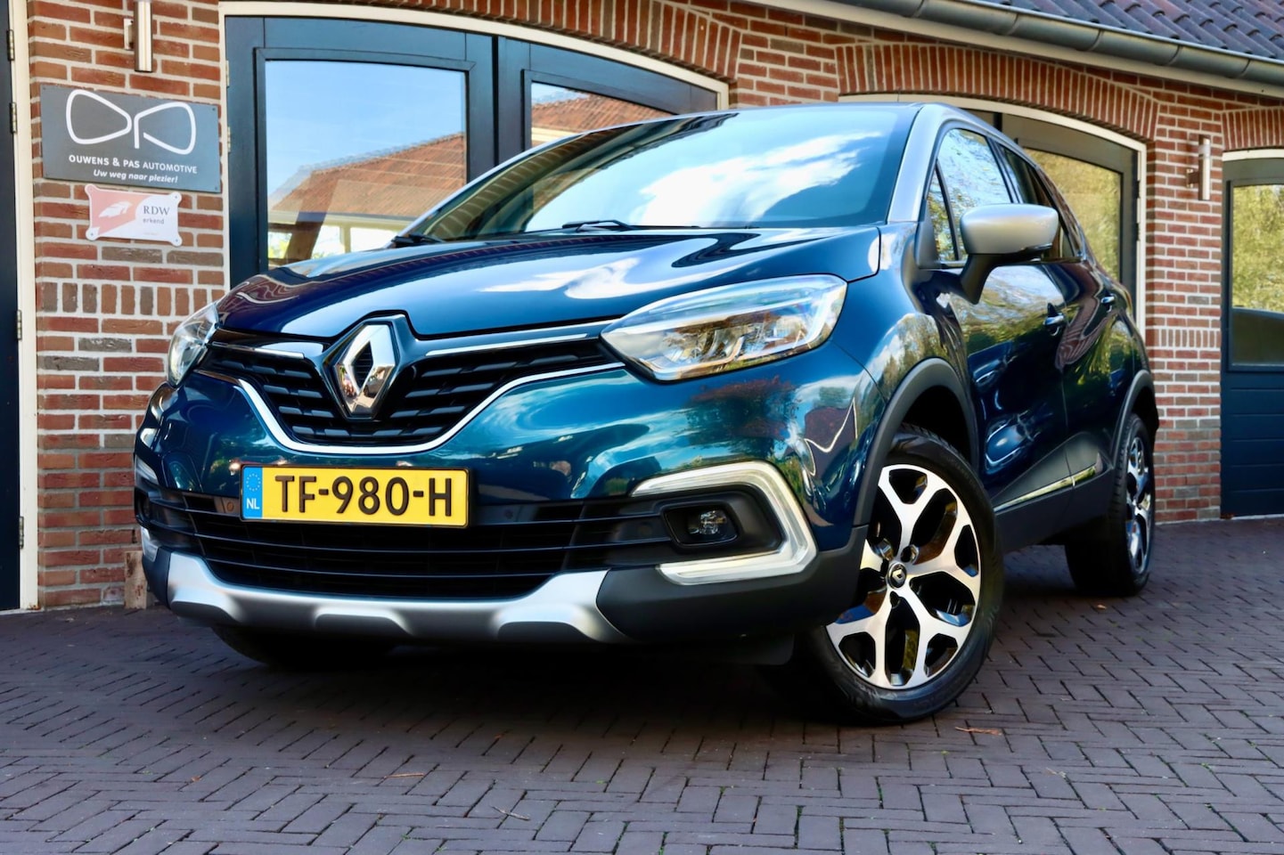 Renault Captur - 0.9 TCe Intens | CAMERA | NAVIGATIE | CARPLAY | CRUISE | AIRCO - AutoWereld.nl