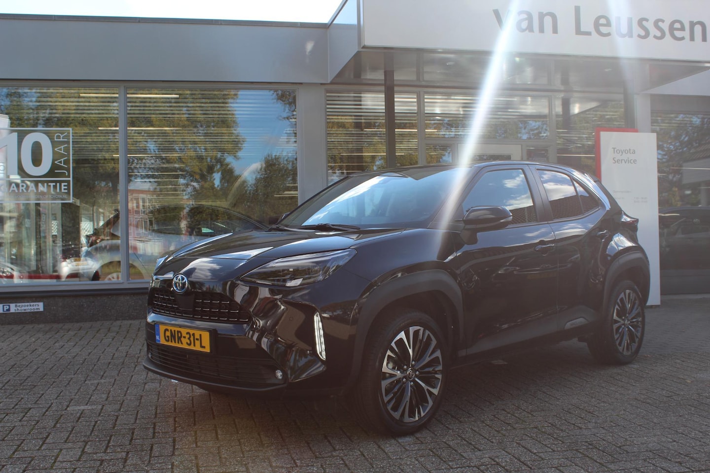 Toyota Yaris Cross - 1.5 HYBRID 115 BUSINESS STUUR/STOEL/WISSERVERW DRAADLOOS TEL.LADER SENSOREN V+A LED AD-CRU - AutoWereld.nl