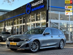 BMW 3-serie Touring - 320e Nieuwstaat AUT Pano Plug in hybrid Wide screen Elek.Trekhaak Stoelverwarming Adaptive