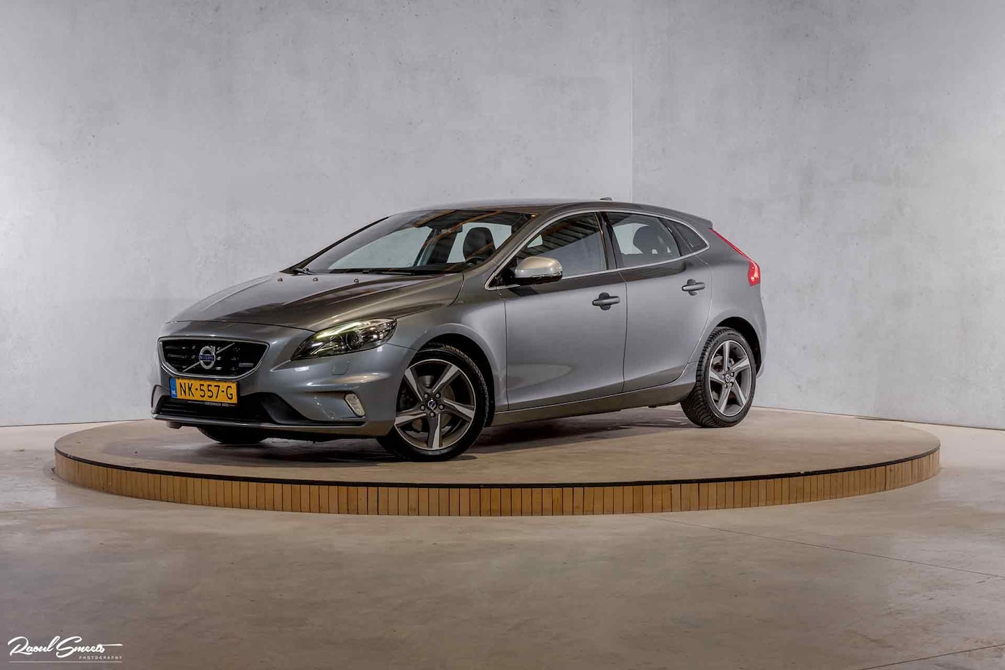 Volvo V40 - 1.6 T2 R-Design 1.6 T2 R-Design - AutoWereld.nl