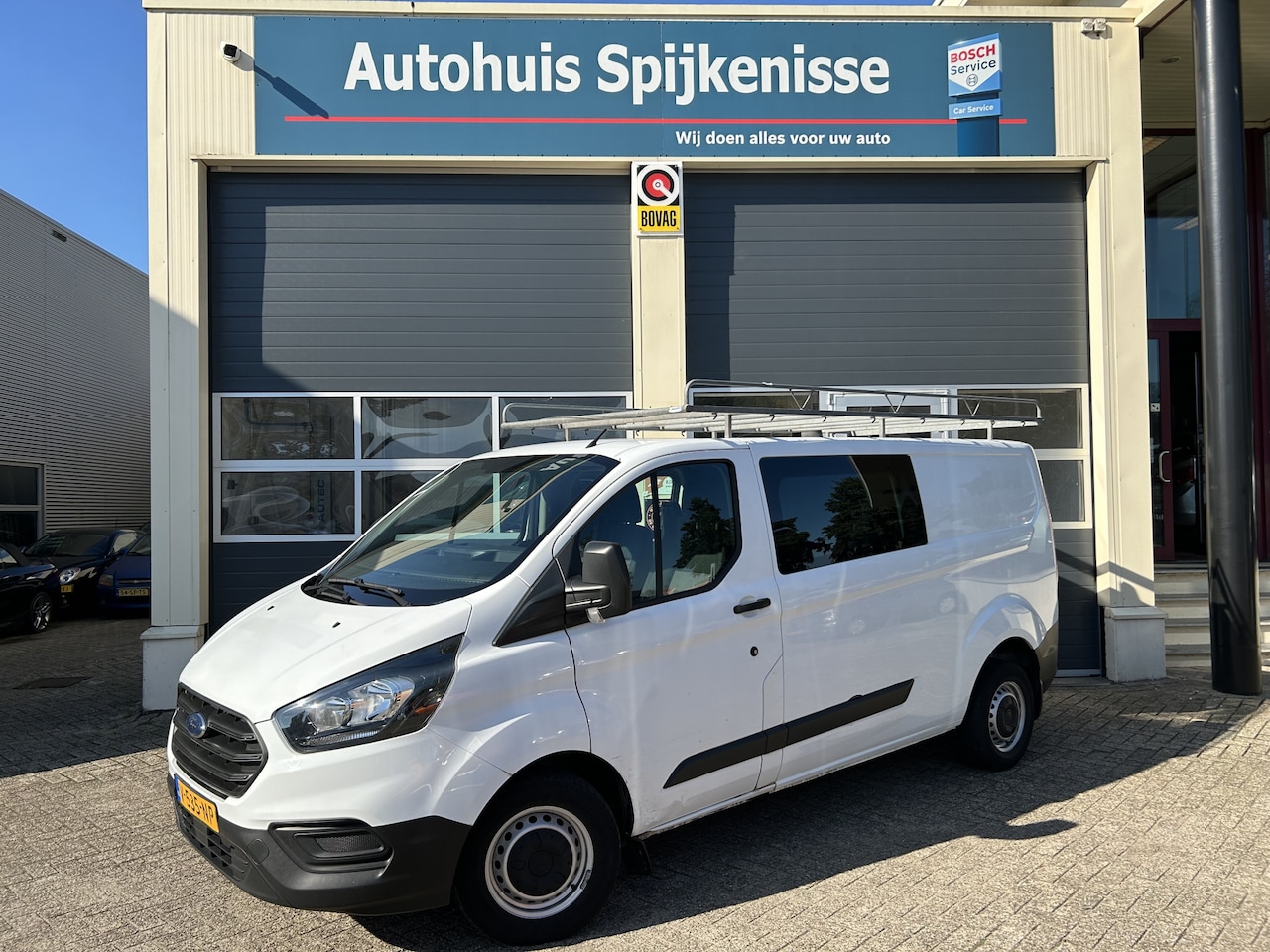 Ford Transit Custom - 300 2.0 TDCI L2H1 Ambiente DC | Dubbele Cabine | Trekhaak | Imperiaal - AutoWereld.nl