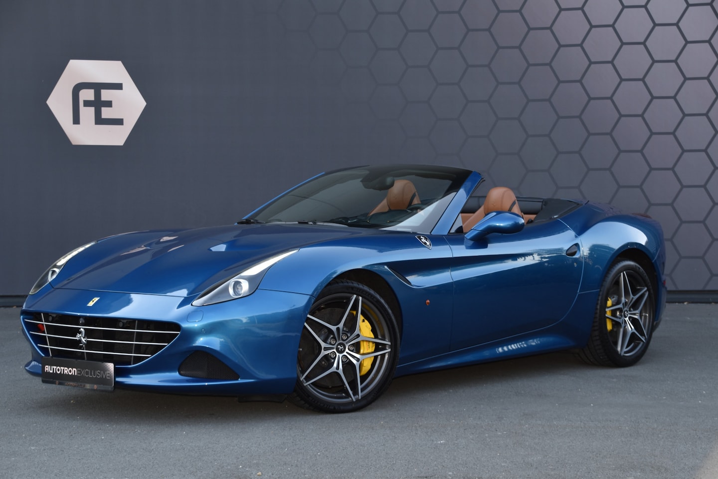 Ferrari California - 3.9 T HELE HANDLING SPECIALE | KERAMISCH | CARBON INTERIOR | CARBON STUUR | CARBON SHIELDS - AutoWereld.nl