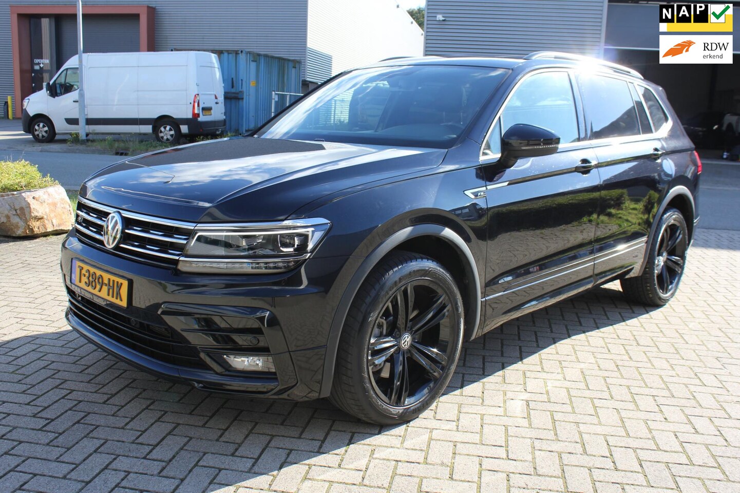 Volkswagen Tiguan Allspace - 2.0 TSI R-Line 7 Persoons - AutoWereld.nl