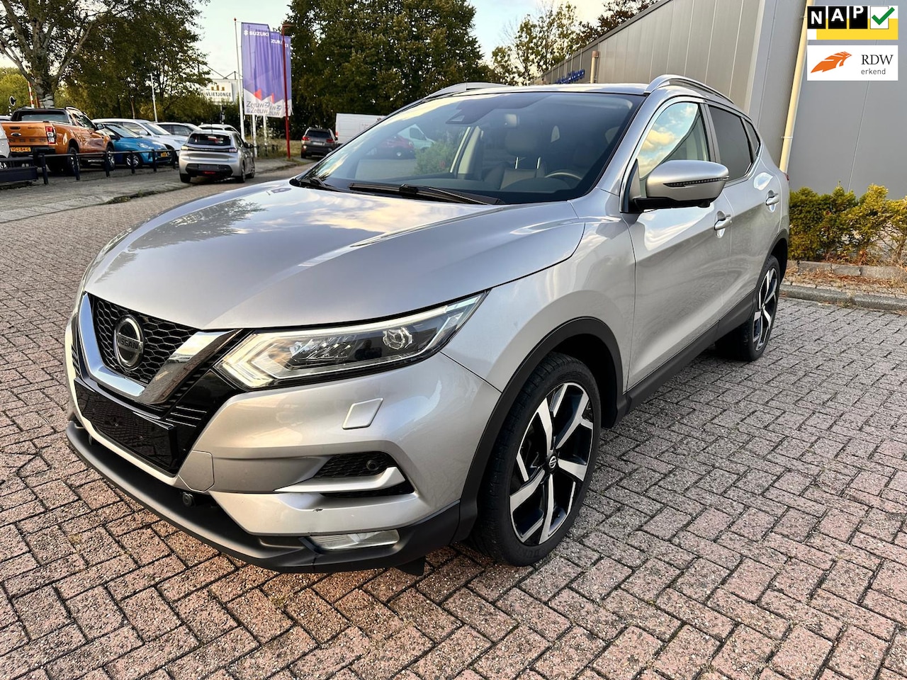 Nissan Qashqai - 1.3 DIG-T Tekna + Luxe Uitvoering 1st eigenaar Pano, 360 ...volle opties - AutoWereld.nl