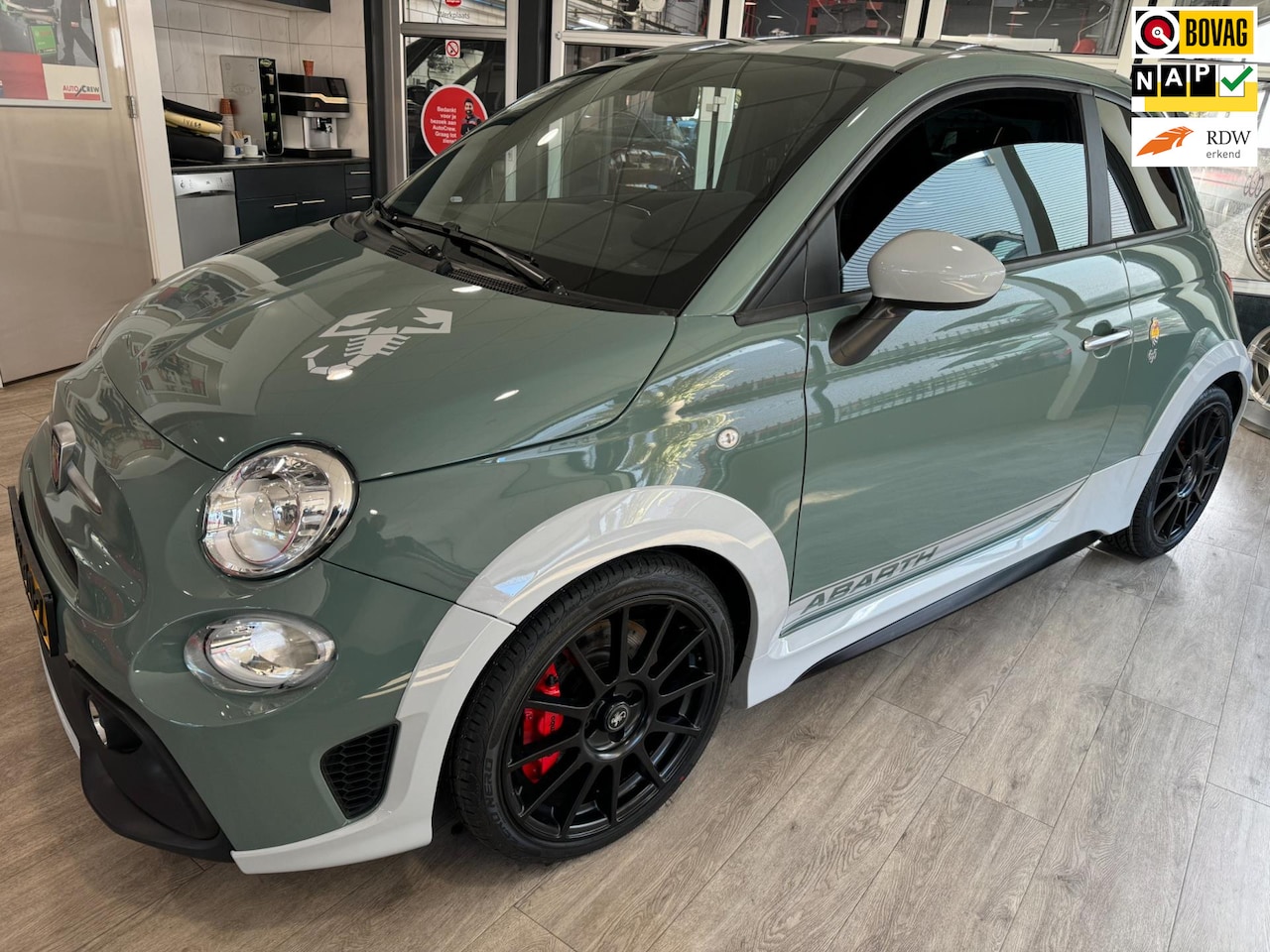 Fiat 500 Abarth - 1.4 T-Jet Abarth Competizione 70th Anniversary - AutoWereld.nl