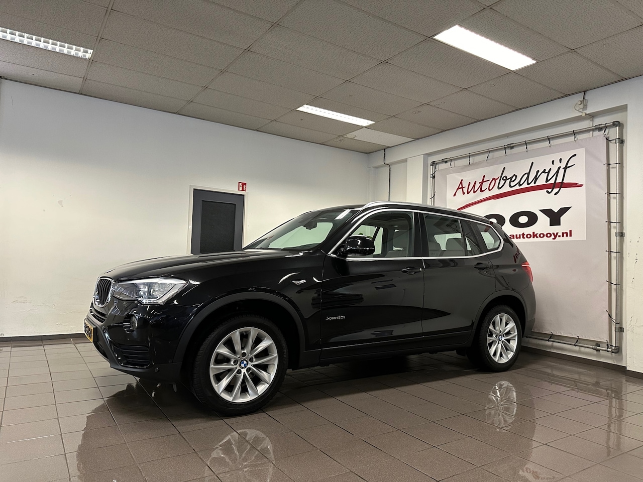 BMW X3 - XDrive20i High Executive * Panoramadak / Navigatie / Afn. Trekhaak / NL Auto * - AutoWereld.nl