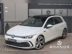 Volkswagen Golf - 1.5 eTSI R-Line 1e eig IQ Pano HUD Vol Fabrieksgarantie