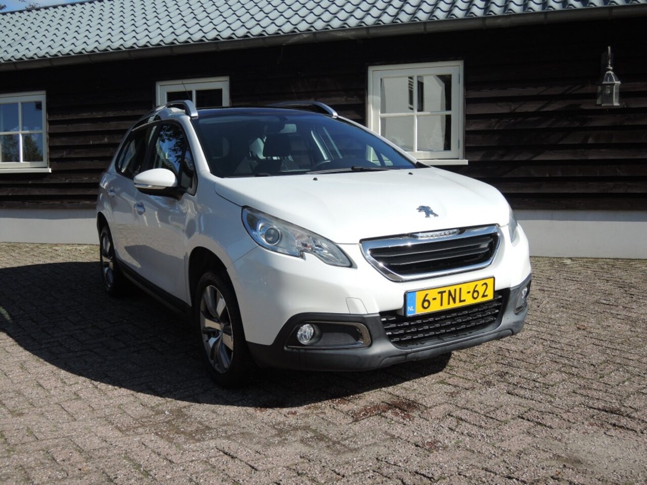 Peugeot 2008 - 1.2 VTI ACT. PACK PREMIUM - AutoWereld.nl