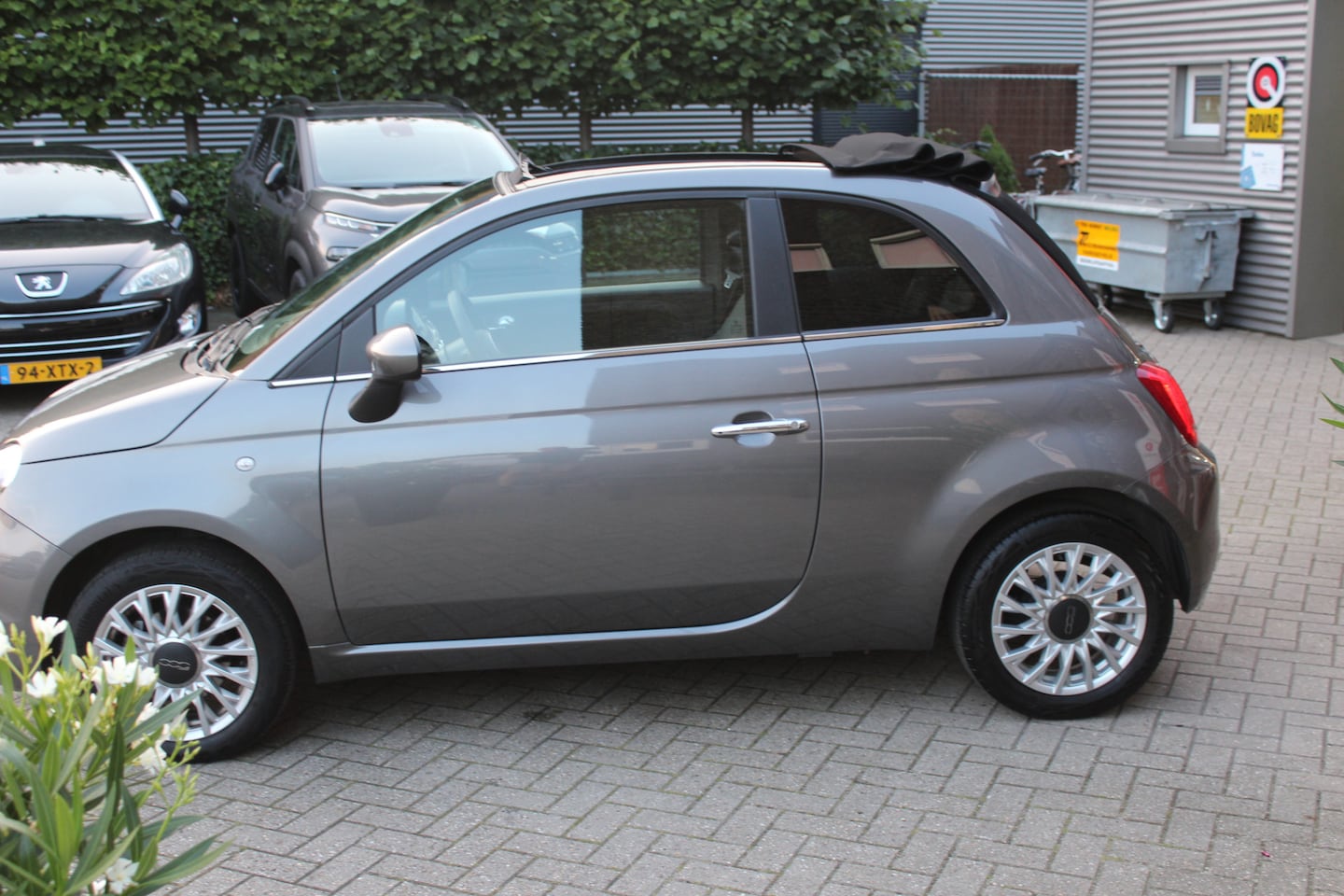 Fiat 500 - Cabrio 1.0 Hybrid Clima-Cruise-Navi-Carplay-Parkeersensoren- 12 Maanden Bovag Garantie - AutoWereld.nl