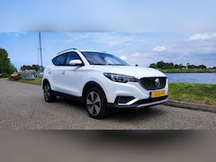 MG ZS - EV Luxury Smartphone app · Panoramadak · Geblindeerde ramen · Wireless Android Auto · 1e-eigenaar