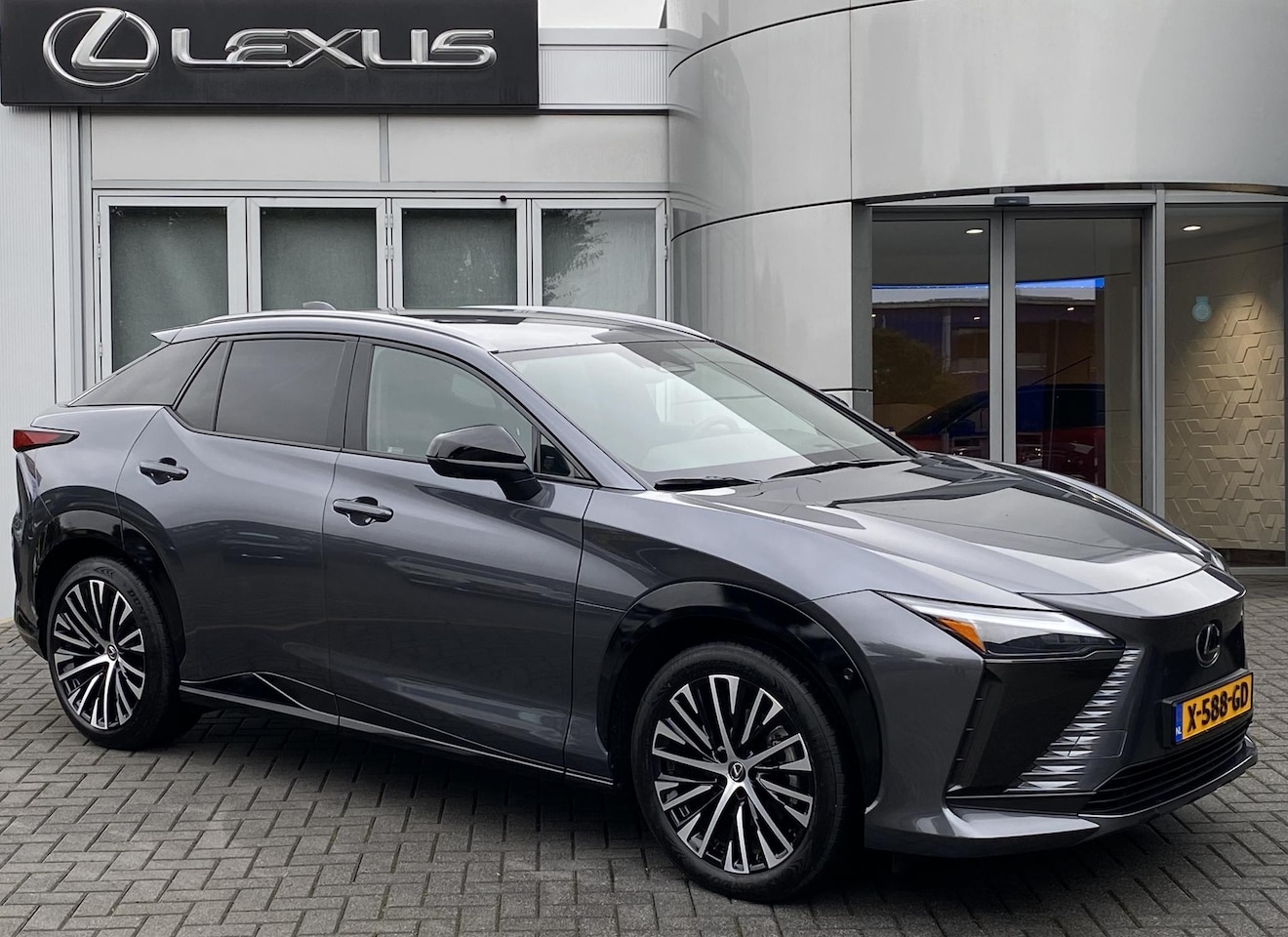 Lexus RZ - 450e President Line 71 kWh NL-AUTO MARK LEVINSON PANO-DAK STOELVENT AD-CRUISE LEDER INFRAR - AutoWereld.nl