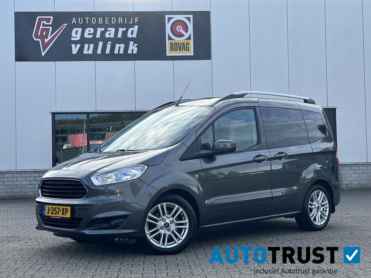 Ford Tourneo Courier - 1.0 Titanium TREKHAAK CRUISE CLIMA - AutoWereld.nl