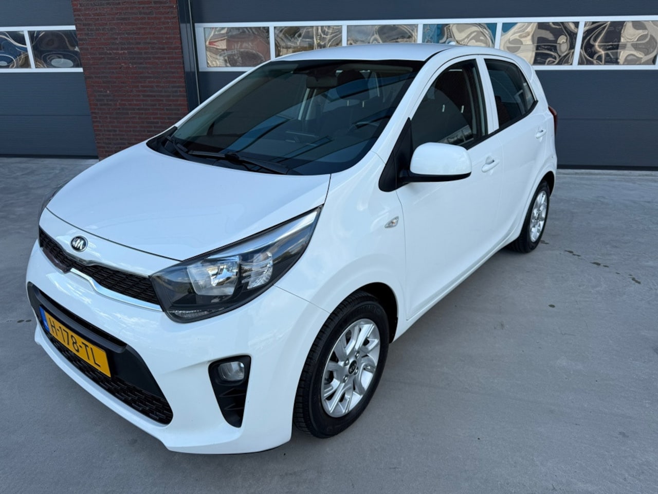 Kia Picanto - 1.0 MPi DynamicPlusLine Airco Camera Navi Usb Carplay Nap Bluetooth - AutoWereld.nl