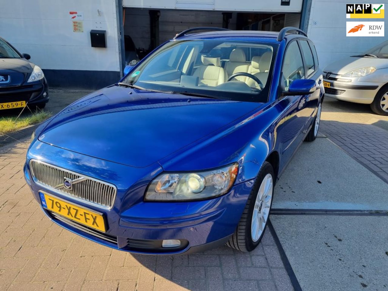 Volvo V50 - 2.5 T5 AWD Summum 2.5 T5 AWD Summum - AutoWereld.nl