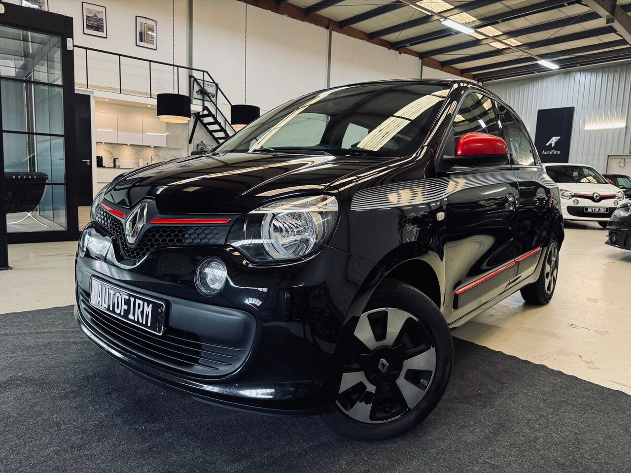 Renault Twingo - 1.0 SCe Collection |NAP| Airco |Bluetooth |cruise control |Black edition| - AutoWereld.nl