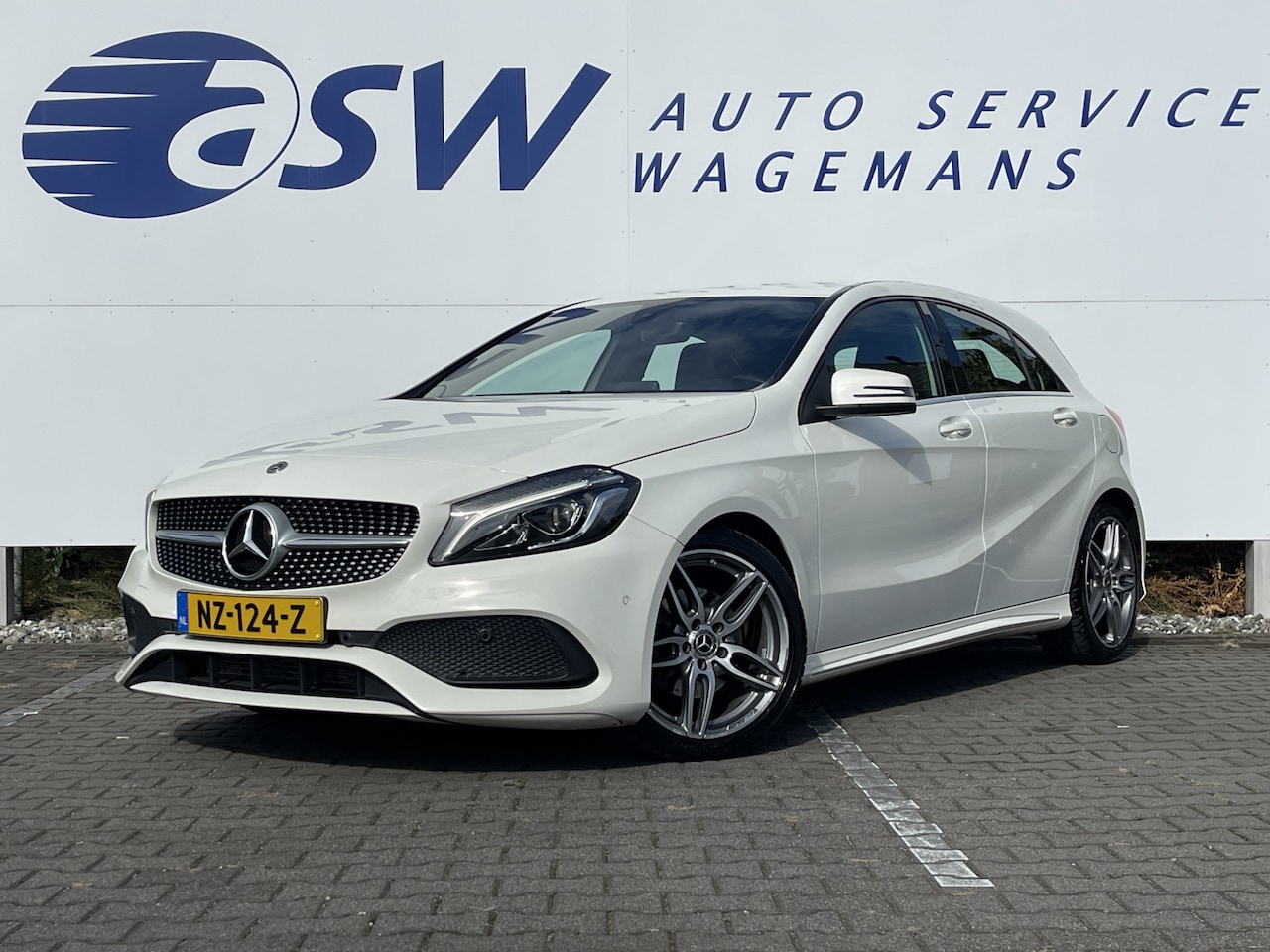 Mercedes-Benz A-klasse - 180 Business Solution AMG | CarPlay | Camera | LED | Navi | Cruise | 18 inch - AutoWereld.nl