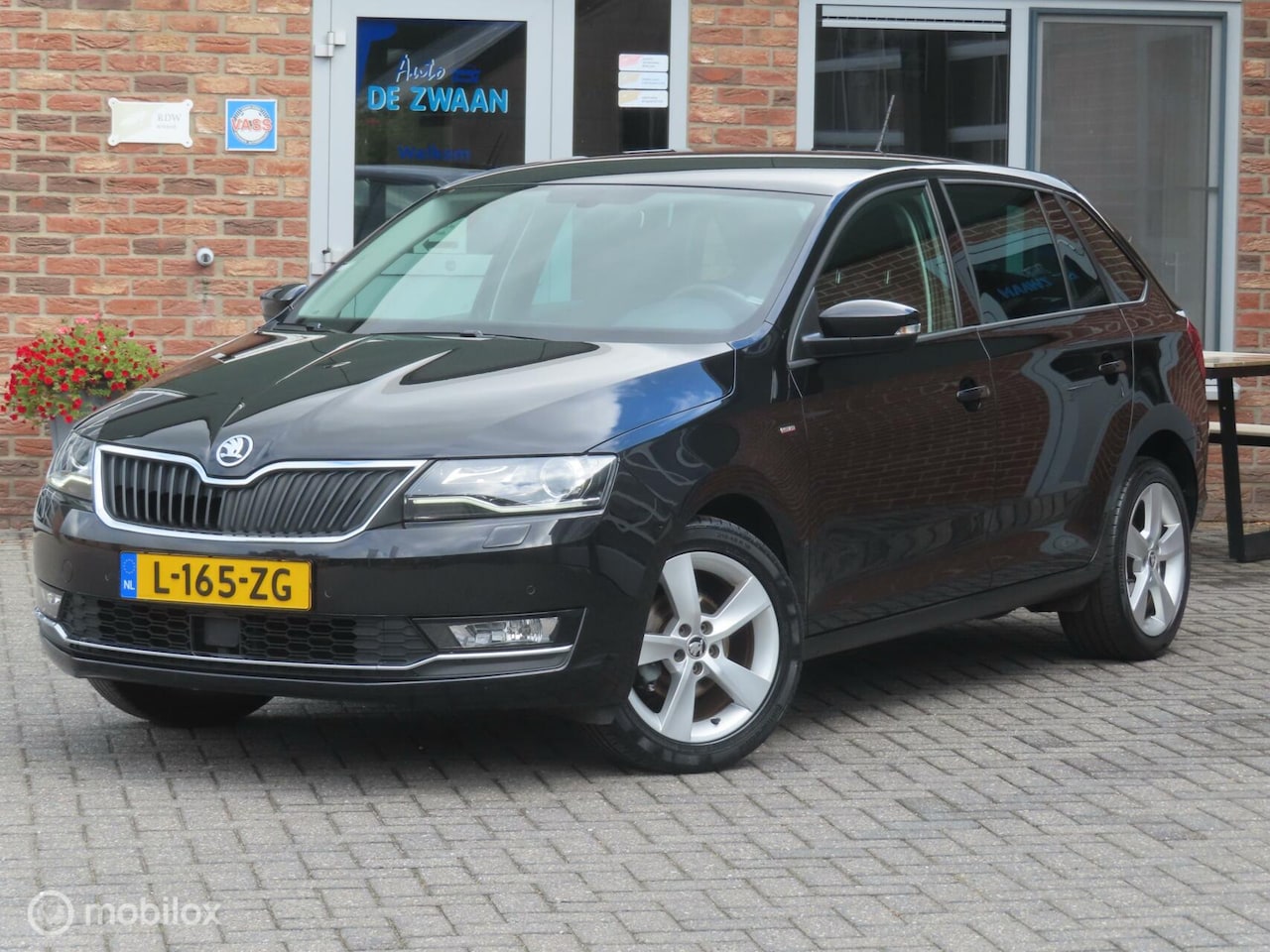 Skoda Rapid Spaceback - 1.0 TSI Greentech Clever/Trekhaak/Xenon/PDC/16 Inch/Stoelverwarming - AutoWereld.nl