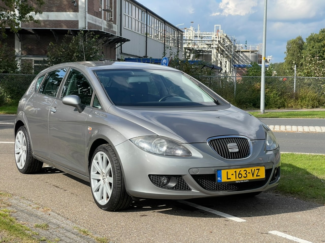 Seat Leon - 1.8 TFSI 25 Edition II | APK 5-2025 | Nieuwe Distributieketting | Trekhaak | - AutoWereld.nl