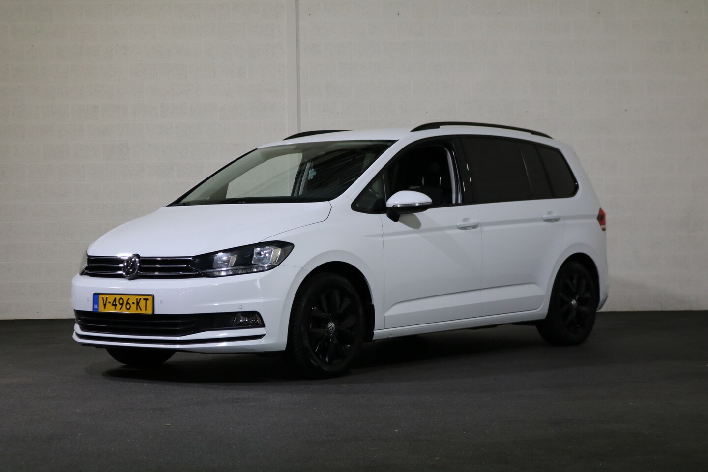 Volkswagen Touran - 1.6 TDI Van Airco Navigatie - AutoWereld.nl