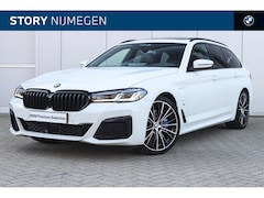 BMW 5-serie Touring - 530e xDrive High Executive M Sport Automaat / Panoramadak / Trekhaak / Massagefunctie / La