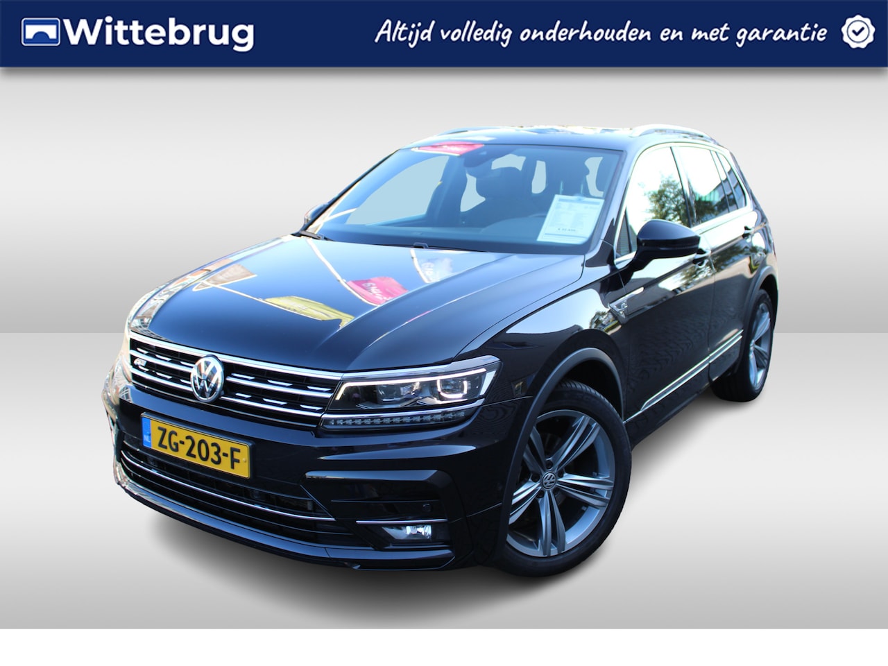 Volkswagen Tiguan - 1.5 TSI 150pk DSG Automaat Highline Business R Panoramadak / R-Line Exterieur / Virtual Co - AutoWereld.nl