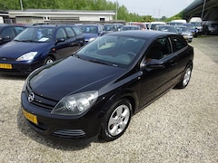 Opel Astra GTC - 1.6 Enjoy airco 16 inch spaakvelgen Apk 13-05-2025