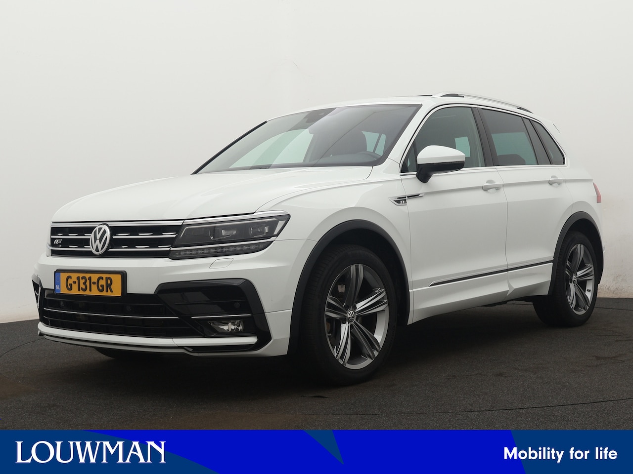 Volkswagen Tiguan - 2.0 TSI 4Motion 180pk R-Line Highline Limited Automaat | Panoramadak | Navigatie | Virtual - AutoWereld.nl