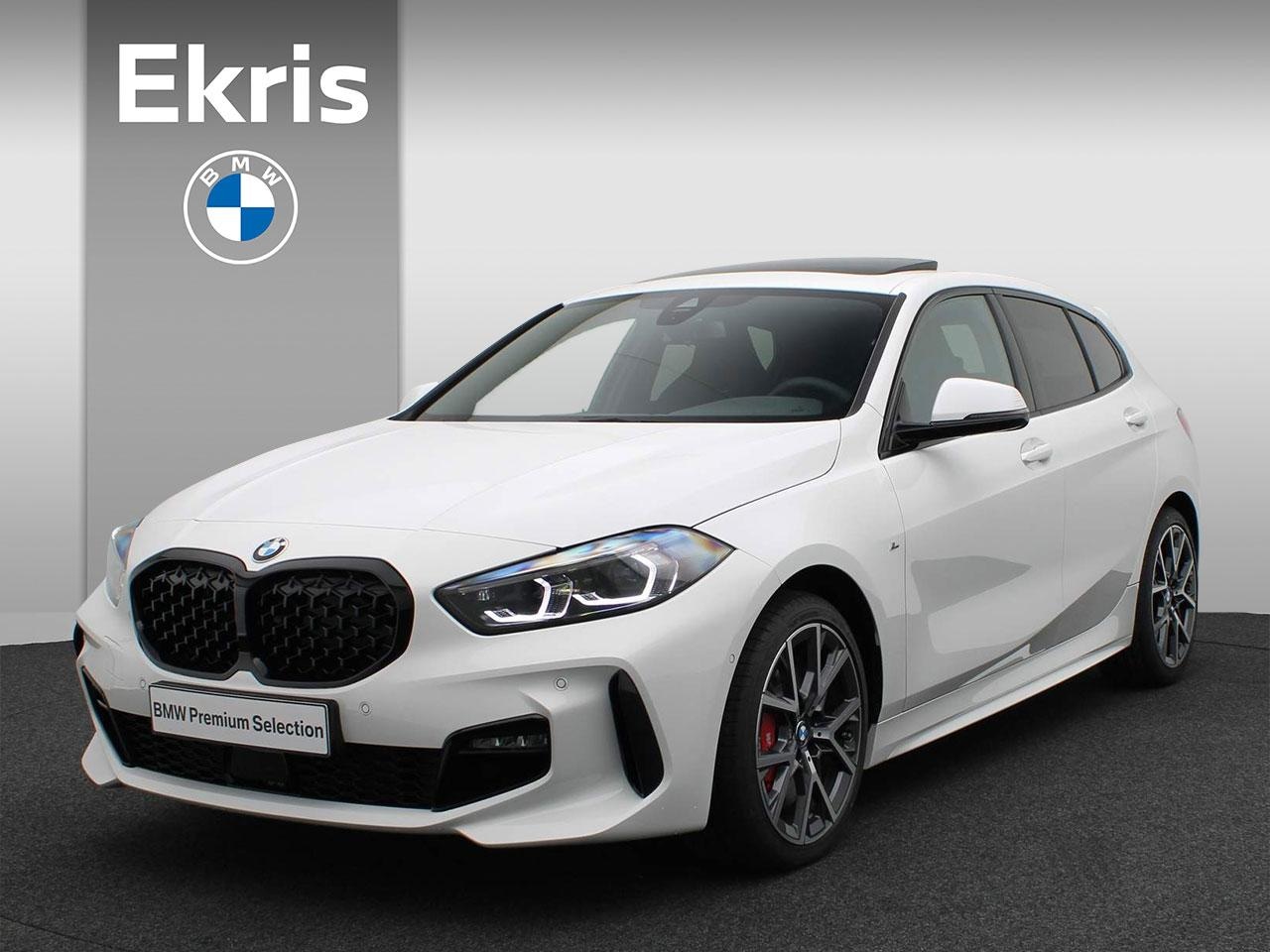 BMW 1-serie - 5-deurs 118i High Executive M Sportpakket / Panoramadak / Harman Kardon / Parking Pack / A - AutoWereld.nl