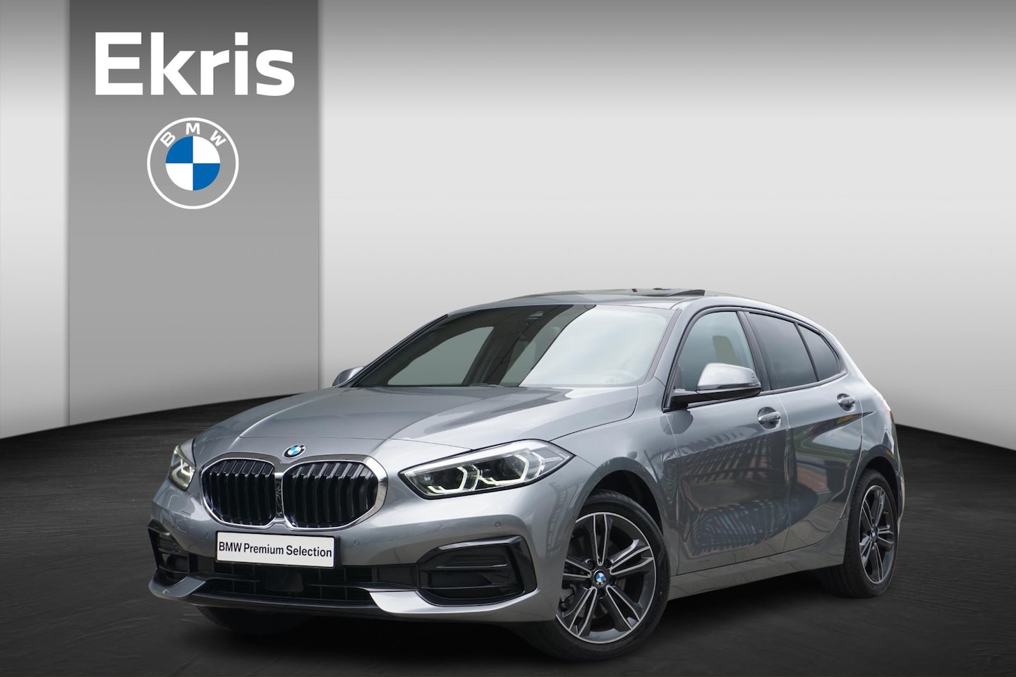 BMW 1-serie - 5-deurs 118i Sport Line | Panoramadak | Head Up Display | Comfort Access | 17 inch LMV | S - AutoWereld.nl