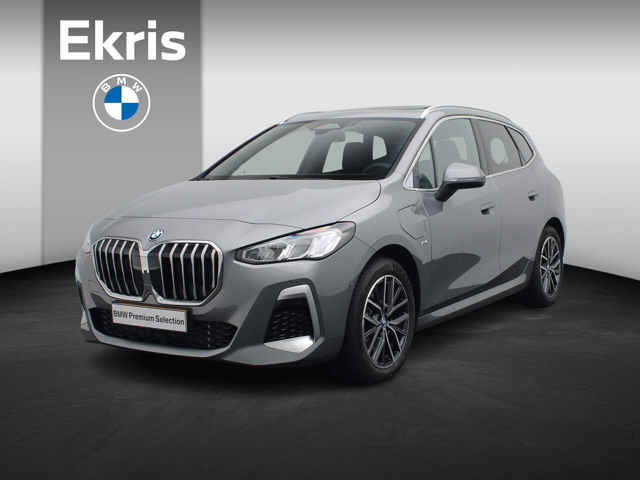 BMW 2-serie Active Tourer - 225e xDrive M Sportpakket Travel Pack / Panoramadak / Trekhaak / Verwarmde Voorstoelen / A - AutoWereld.nl