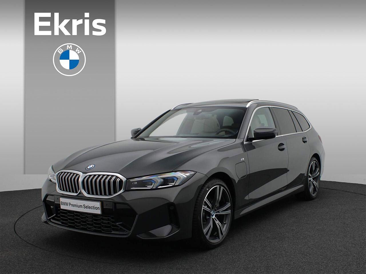 BMW 3-serie Touring - 320e M Sportpakket | Entertainment Pack | Innovation Pack / Panoramadak / Trekhaak / Harma - AutoWereld.nl