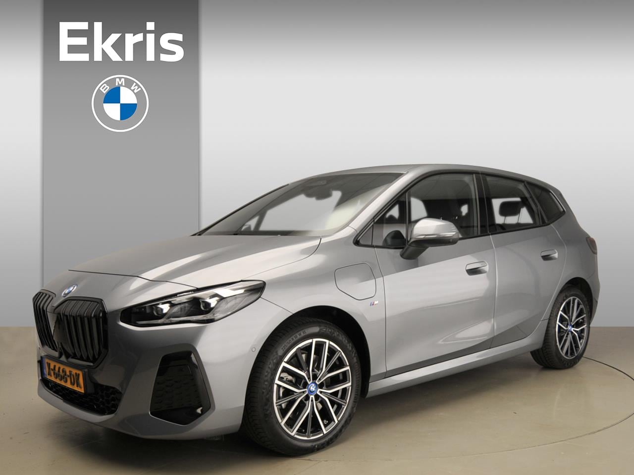 BMW 2-serie Active Tourer - 230e xDrive | M-Sportpakket | LED | Leder | HUD | Trekhaak | Stoelverwarming | DAB | Alu 1 - AutoWereld.nl