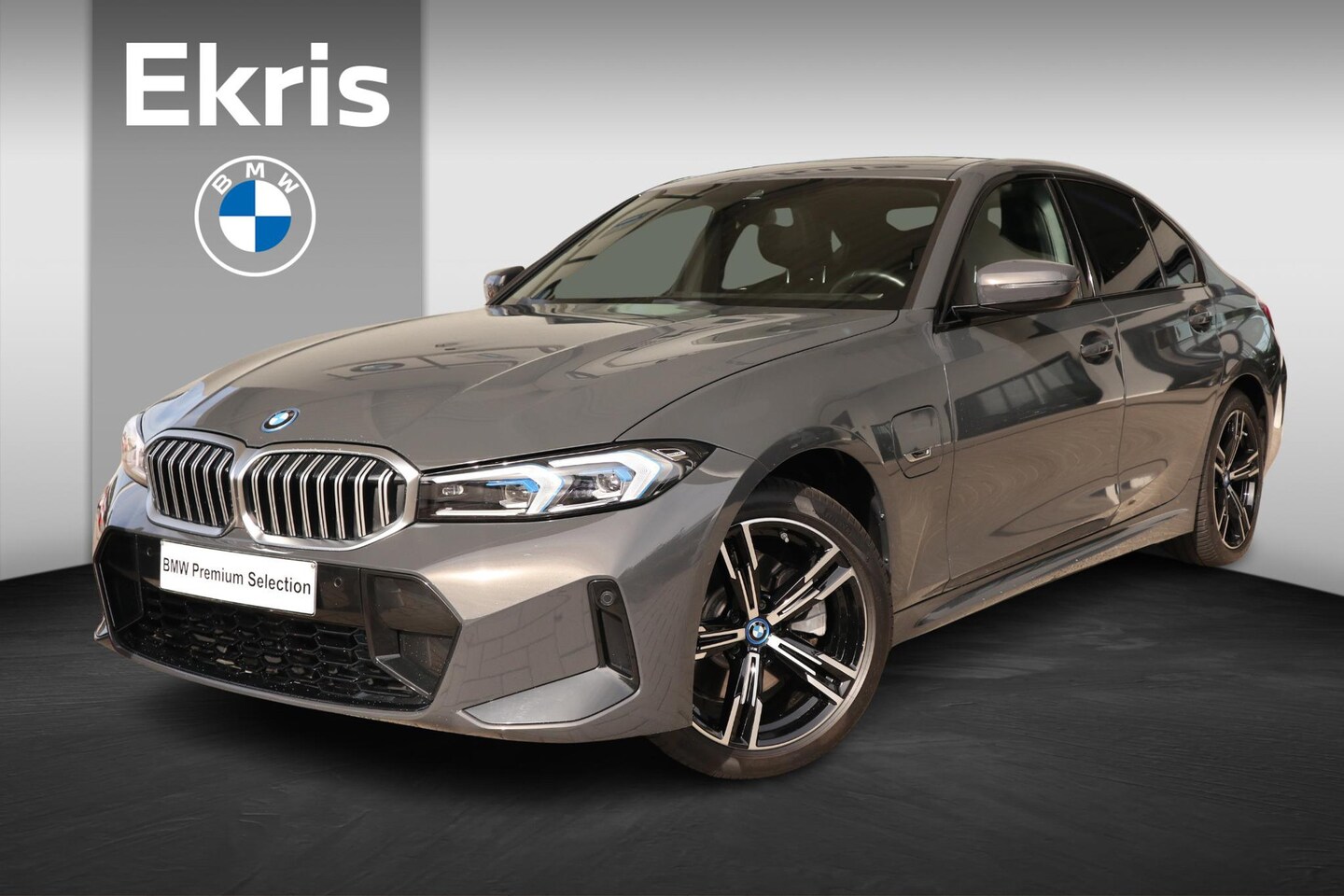 BMW 3-serie - Sedan 330e M Sportpakket / 18" LM velgen | Showroom Sale - AutoWereld.nl