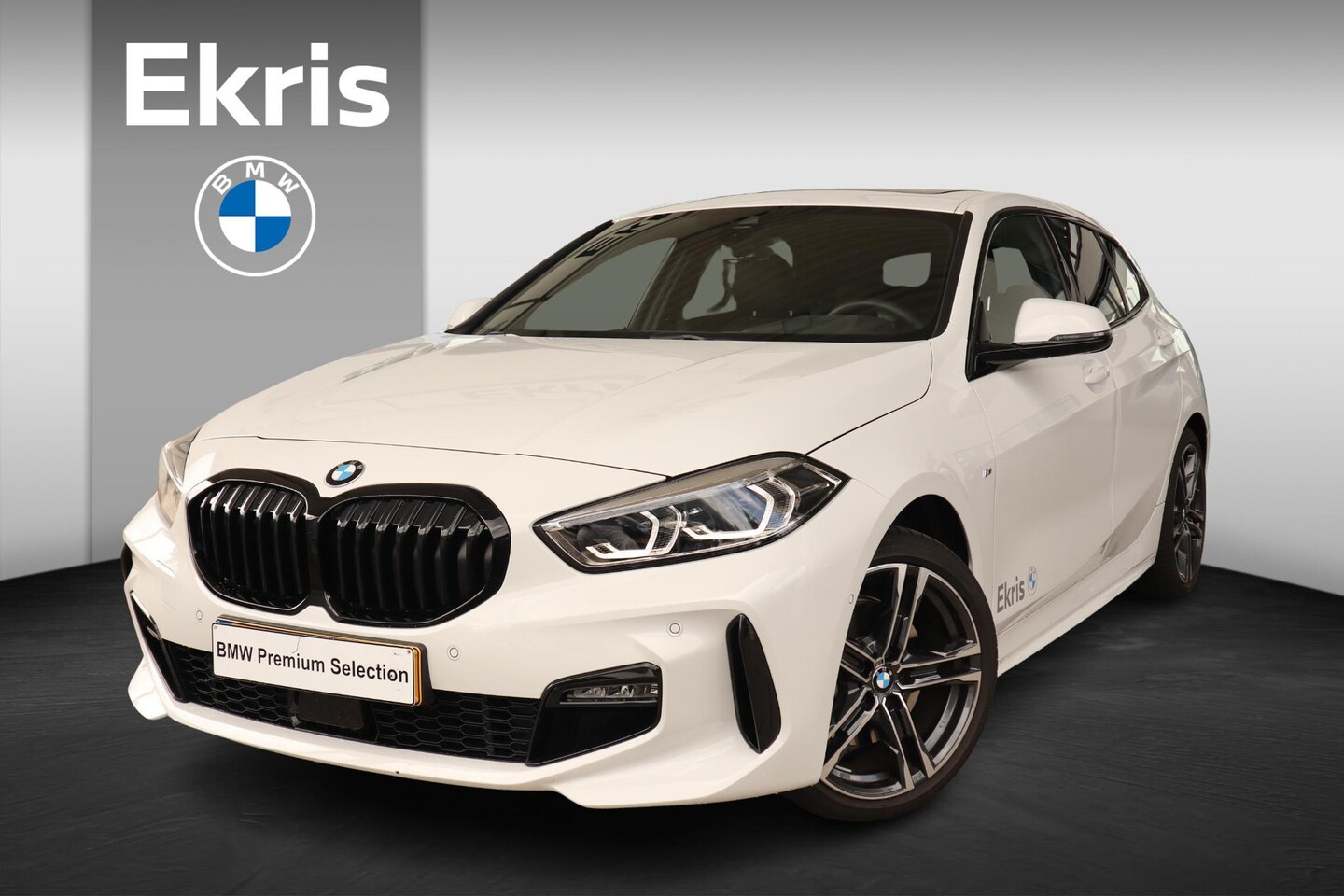 BMW 1-serie - 5-deurs 118i M-Sportpakket / Comfort Pack / Travel Pack / Panoramadak | Showroom Sale - AutoWereld.nl