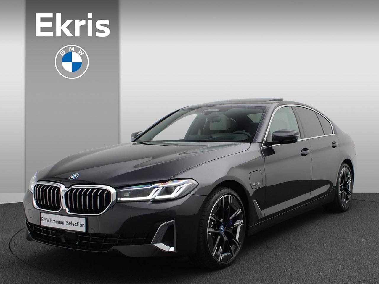 BMW 5-serie - Sedan 545e xDrive High Executive Luxury Line / Laserlight / Schuidak / Comfortstoelen / 20 - AutoWereld.nl